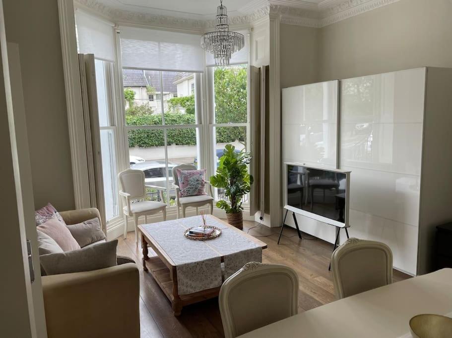 Stylish 3-Bedroom Flat In Kensington London Kültér fotó